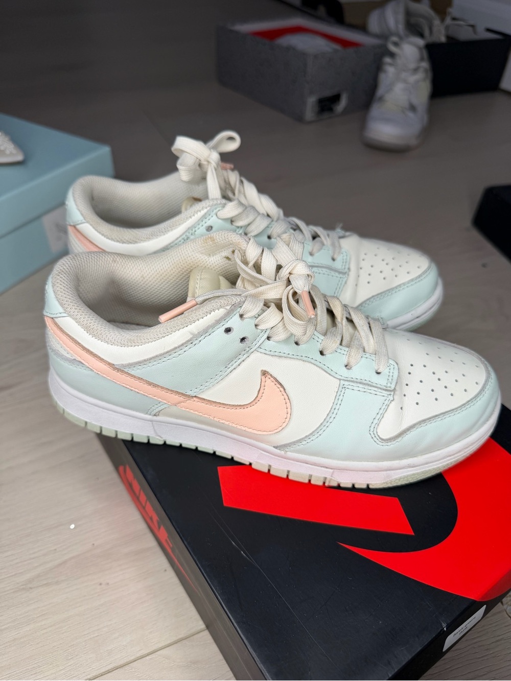 Dunks lows Women’s Pastel